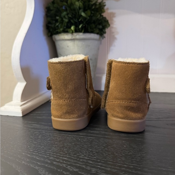 Ugg boots for toddler size 4-5c toddler preloved - Picture 5 of 11